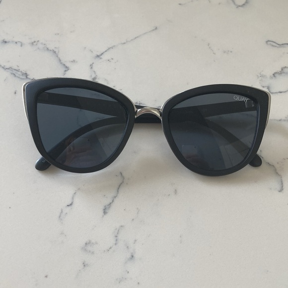 QUAY AUSTRALIA SUNGLASSES. - Picture 2 of 8